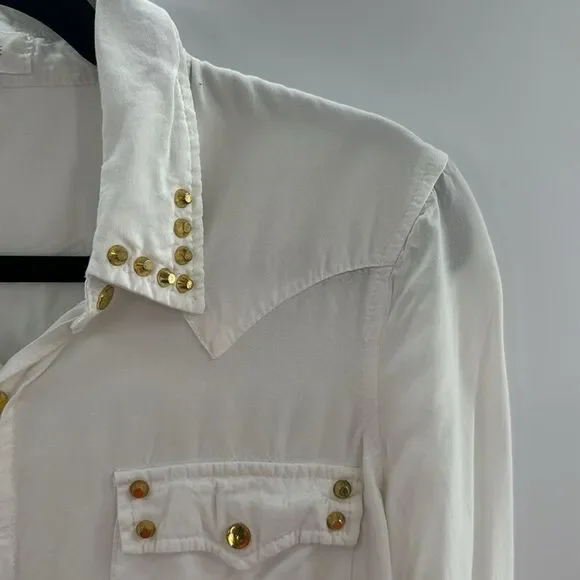 3For$20 Fate White Snap Blouse. With Gold Stud Detailing size M - Picture 2 of 4